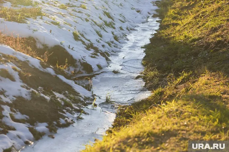 Сейчас в районе всего один безопасный проход через канаву