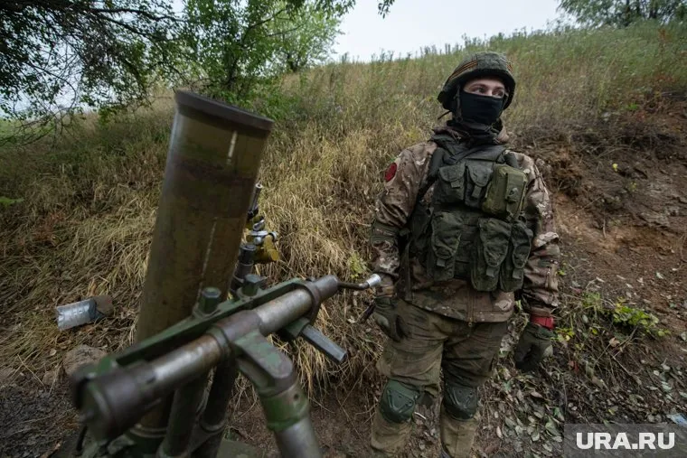 Бойцы бьют по блиндажам, зданиям и командно-наблюдательным пунктам ВСУ