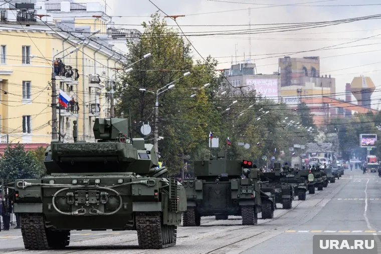 Военная техника РФ следит за безопасностью страны