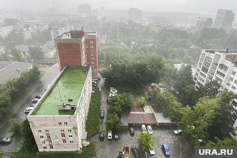 Ливень застал врасплох жителей и автомобилистов