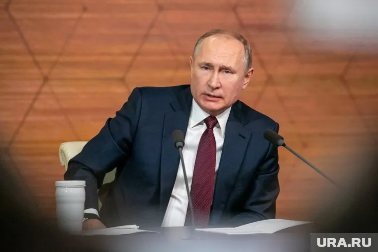 Владимир Путин может получить право назначать граждан, не являющихся военнослужащими, на должности высших офицеров