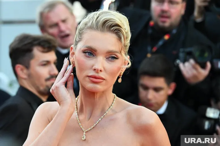 Тренч родорм из Тюмени надела экс-модель Victoria's Secret Эльза Хоск