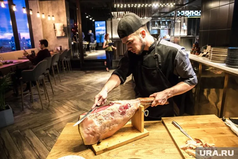 Глава «Мираторга» Владимир Линник сказал, что есть хамон нужно в Испании