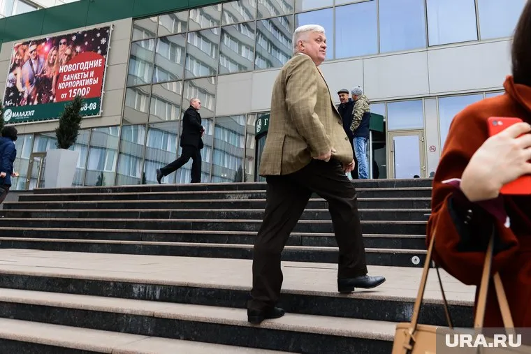 Андрей Косилов сегодня гуляет в ресторане со всем своим коллективом