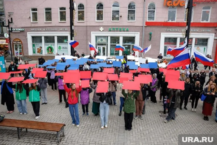 На улице Вайнера прошел флешмоб