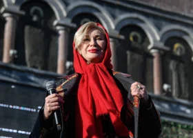 Вика Цыганова не сдержала молчание после откровенного интервью Ларисы Долиной