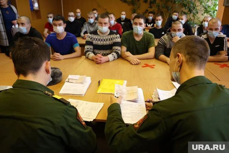 Отсрочка от армии предоставляется по здоровью, учебе, семейным обстоятельствам и работе