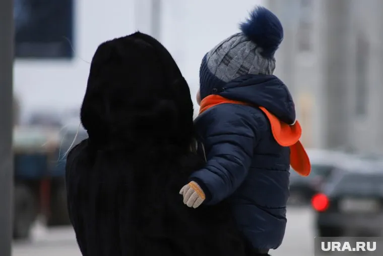 Мать 10-летнего мальчика, ранившего себя, крайне редко видится с сыном