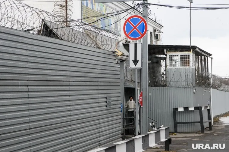 Осужденные в колонии начали принимать пищу