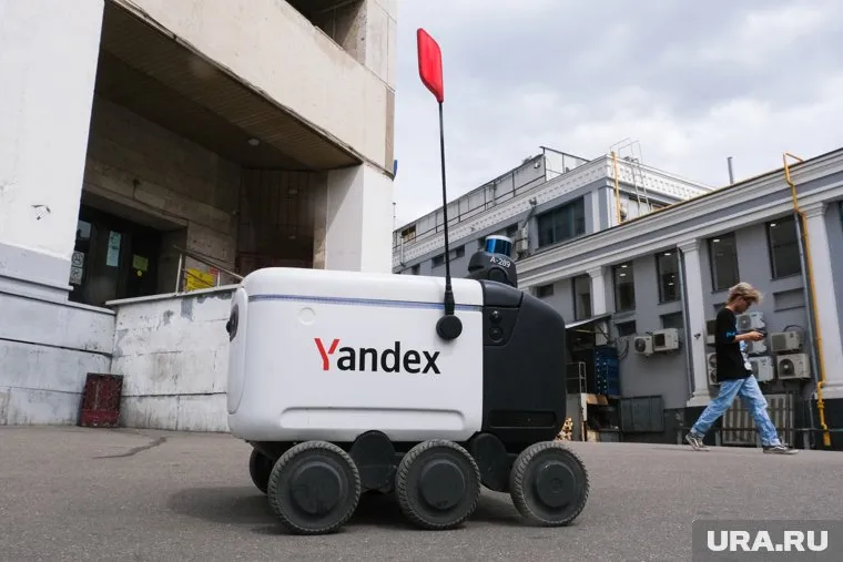 «Яндекс» планирует усилить сервис доставки серийным изготовлением роботов-курьеров