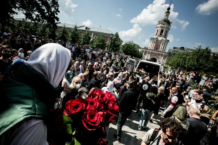 Прощание с Петром Мамоновым в Донском монастыре. Москва