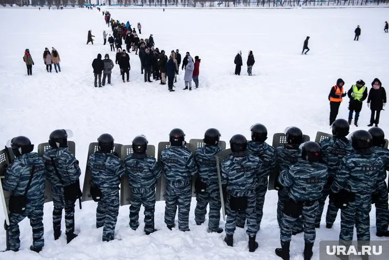 Эти агрессивные «мирные» протестующие провоцируют насилие, рассказал представитель Кремля