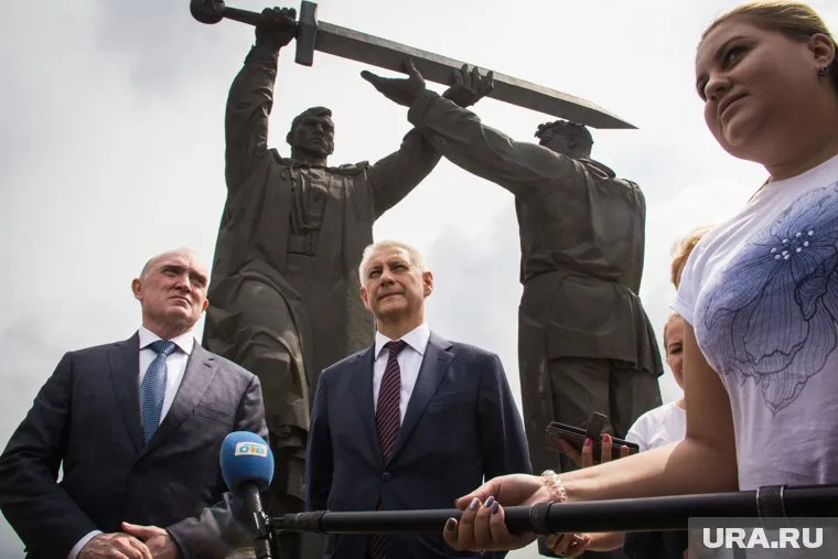 У Бориса Дубровского (слева) проблемы с властями Магнитогорска