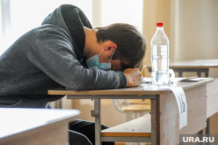 Родители считают, что из-за дистанционного обучения выпускники не смогут сдать нормально экзамены