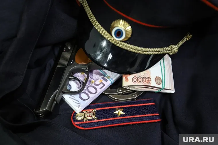 За обналичивание бывший полицейский брал от 1 до 6% от общей суммы