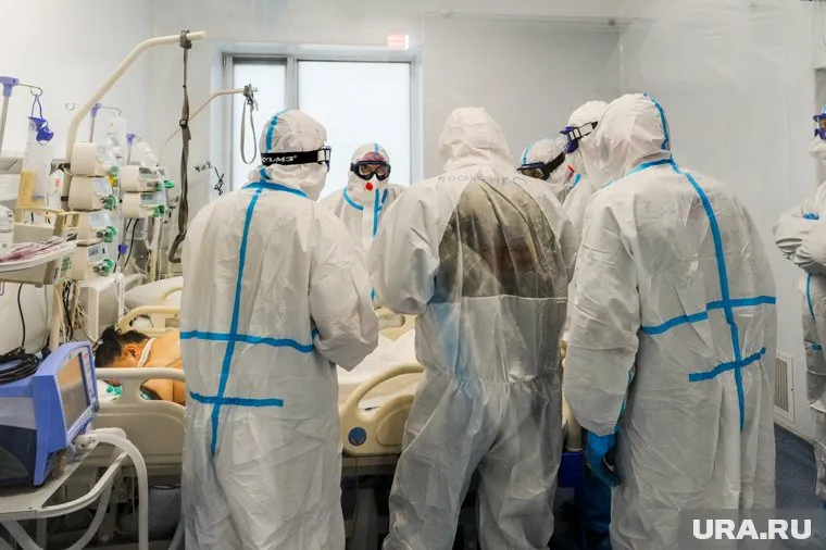 За сутки в РФ выявлено 37 141 случаев COVID-19