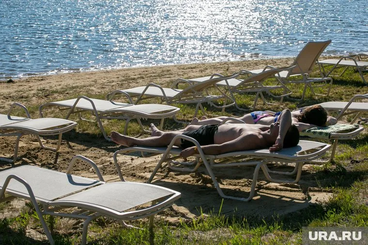 На пляже достроили здание будущего банкетного зала