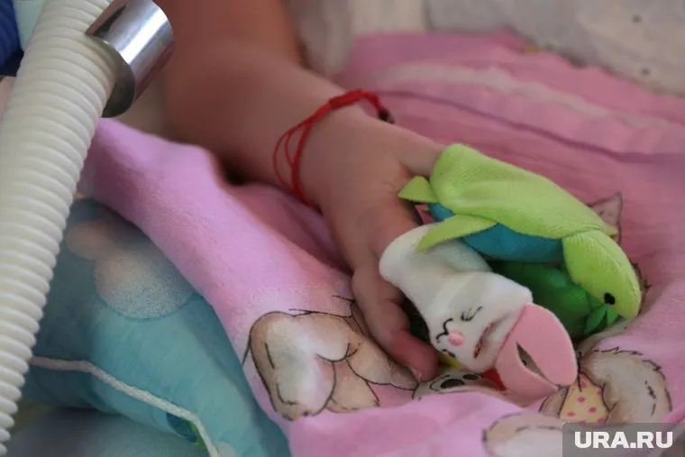 Ева Вихарева с младенчества прикована к постели