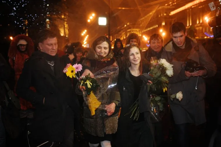 Прибытие освобожденной участницы Pussy Riot Марии Алехиной в Москву, алехина мария, pussy riot, пусси райот