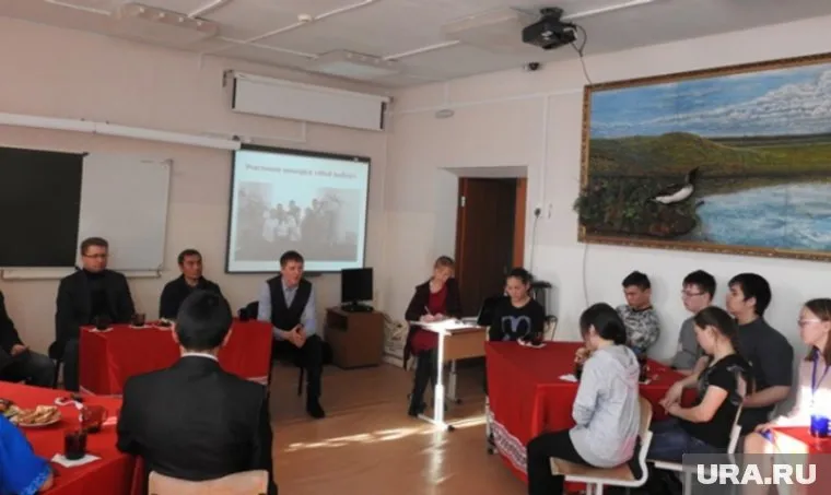 Глава Тазовского района Александр Иванов заявил, что скандал в гыданской школе никак не отразился на мнении о воспитанниках