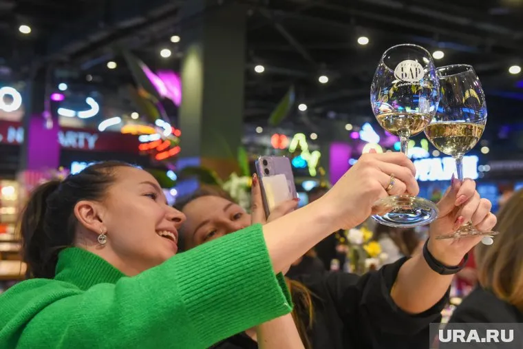 День рождения – время для смеха, тепла и оригинальных поздравлений