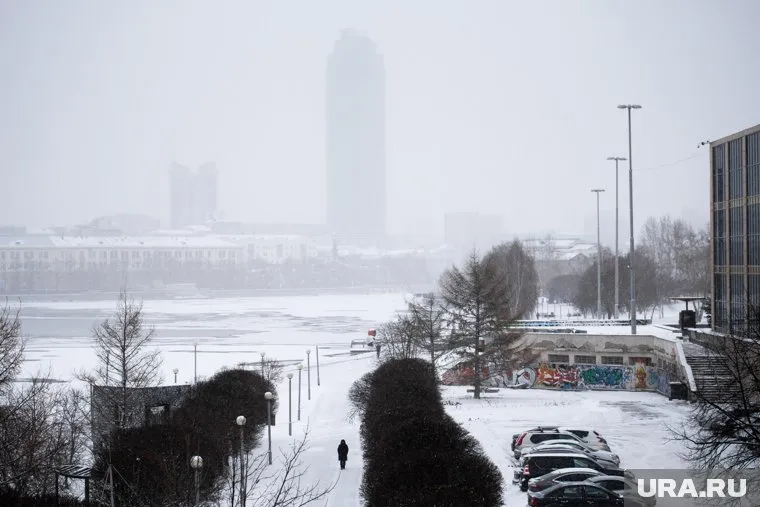 В Екатеринбурге будет облачно, возможен снег