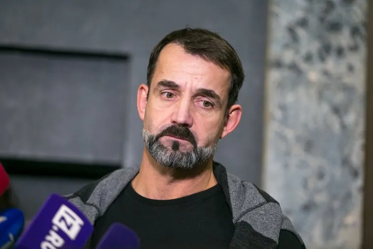 Мемориал в честь Николая Караченцова, актера театра Ленком на Малой Дмитровке д.6. Москва, певцов дмитрий