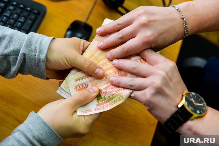 Свердловчанам предлагают зарплаты больше, чем они хотят