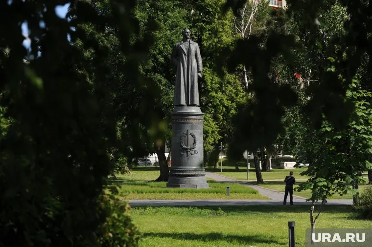 Сейчас памятник Феликсу Дзержинскому находится в московском парке искусств «Музеон»
