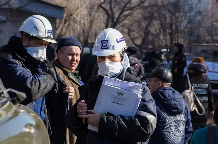 Последствия от взрыва газа в доме № 19 на улице Доменщиков. Магнитогорск