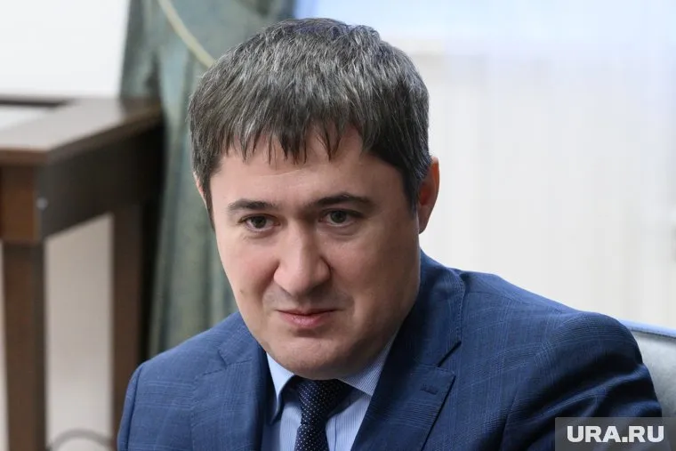 Сильные женщины, это, конечно, хорошо, но Дмитрию Махонину с ними некомфортно