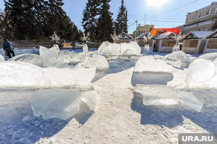 Для строительства ледового городка в Лабытнанги потребуется 500 кубометров льда (фото из архива)