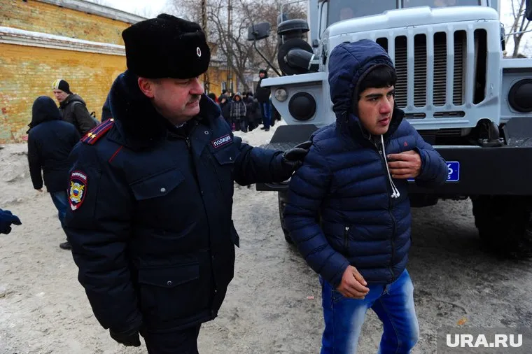 Штрафы не решат проблему с преступностью среди подростков-мигрантов, считает Дмитрий Демушкин (архивное фото)