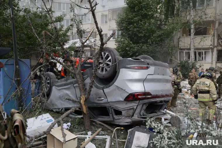 В Белгороде после обстрела ВСУ обрушился подъезд жилого дома