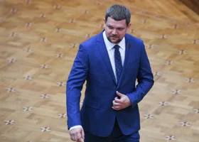 Карьера, скандалы и отношения: что известно о свердловском депутате, обвиненном в насилии