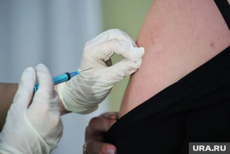 Число россиян, сделавших прививку от COVID-19, увеличилось за 9 месяцев на 38%