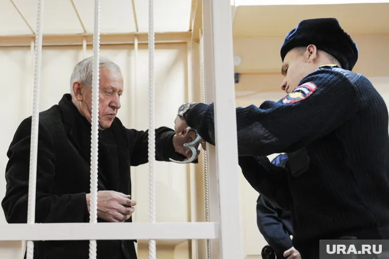 За решеткой Евгению Тефтелеву суждено остаться еще на четыре месяца