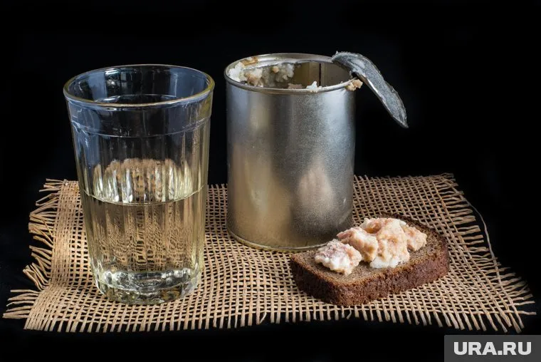 Работающие подростки пьют больше тех, кто собирается продолжить образование