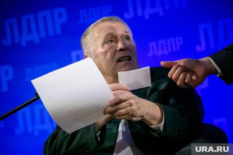 Лидер ЛДПР уверен, что американцы готовят в центрах микробы и потом их распространяют