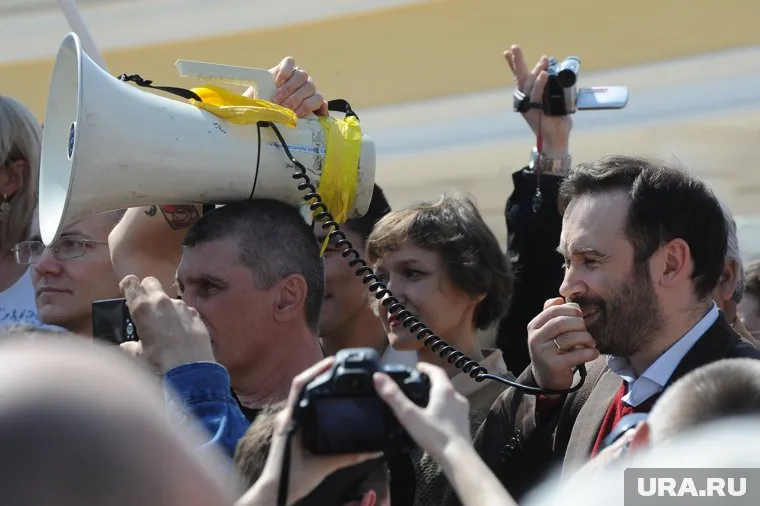 Против Пономарева* возбудили новое уголовное дело