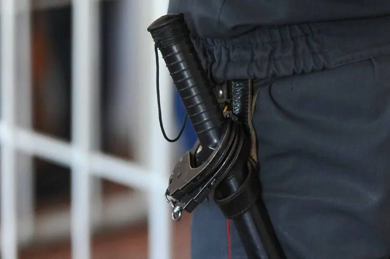 Суд. Убийство Елены Патрушевой. Челябинск., полиция, наручники, браслеты, дубинка