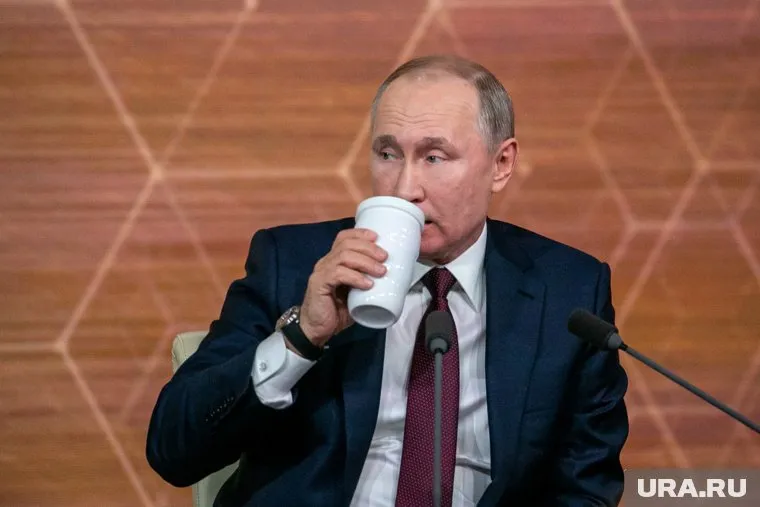 По словам президента, реальное падение доходов достигнет трех процентов