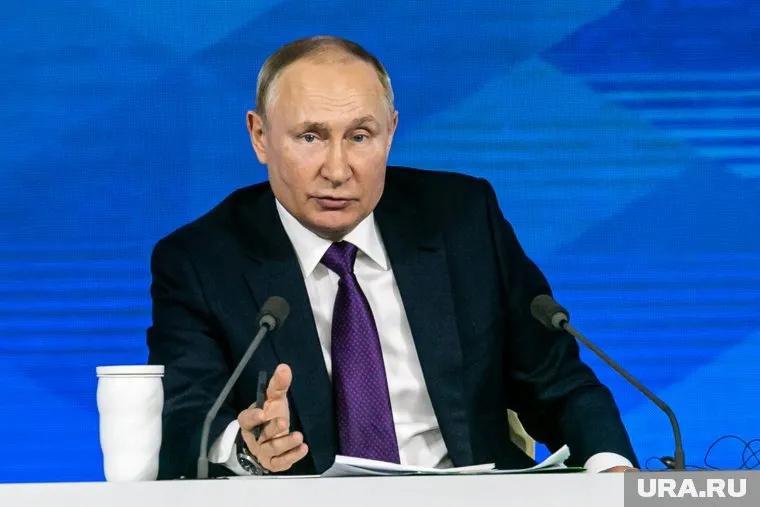 Владимир Путин призвал власти обратить внимание на медпомощь для детей