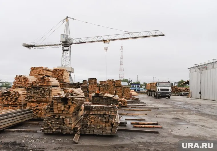 Лесопилка, принадлежащая застройщику элитного коттеджного поселка под Тюменью, не выполняет условия контрактов