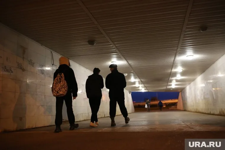 Подростки преследовали пенсионера с остановки и напали (архивное фото)