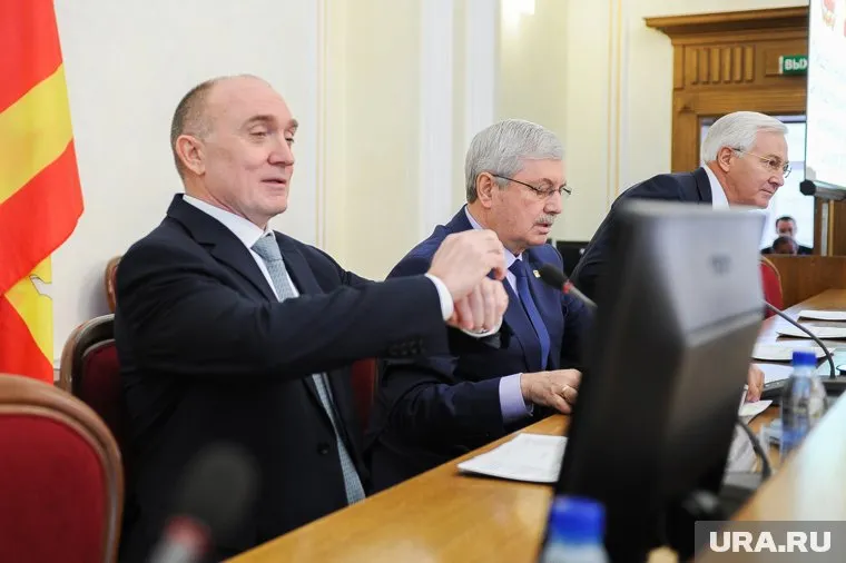 Губернатор Борис Дубровский (слева) в среду выступил с ежегодным посланием