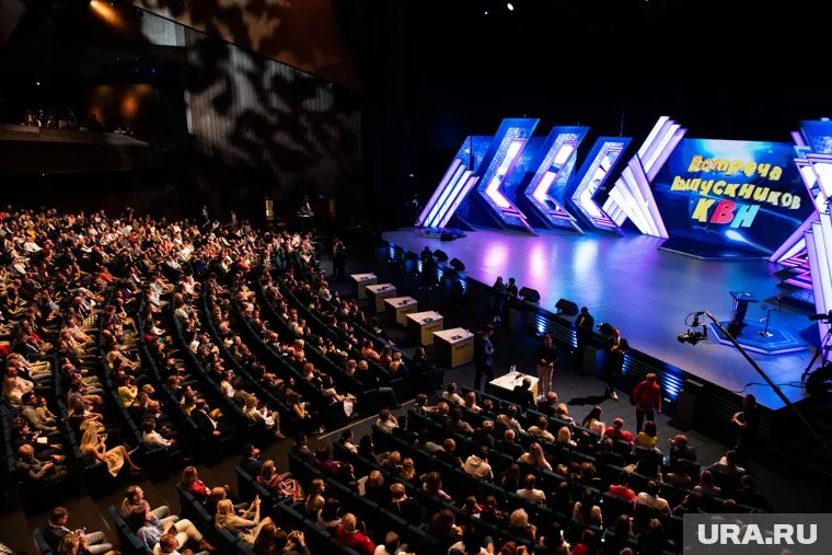 Организаторы назвали двух участника звездного жюри игры «Встреча выпускников КВН»