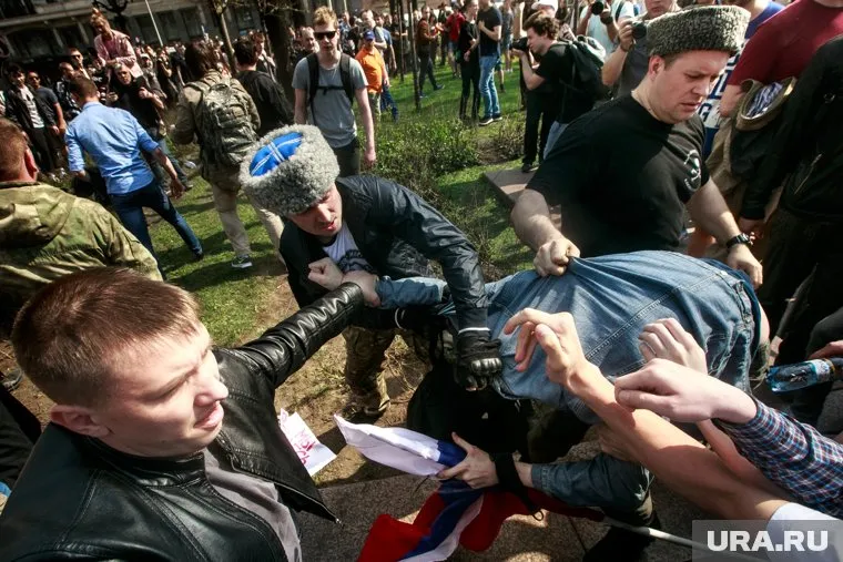 По версии полиции, как таковой драки не было — дело обошлось словесной перепалкой