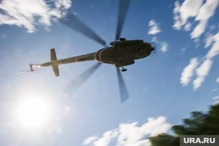 На борту находилось три человека