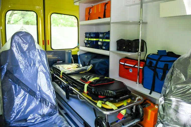 Передача автомобилей Скорой медицинской помощи бригадам медиков. Екатеринбург